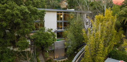2207 Bowmont Drive, Beverly Hills
