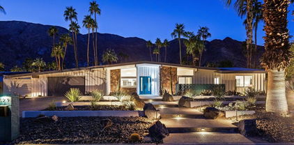 823 N Topaz Circle, Palm Springs