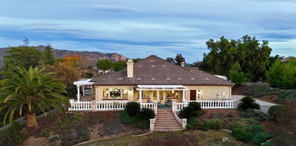 3017 Rue Montreux, Escondido