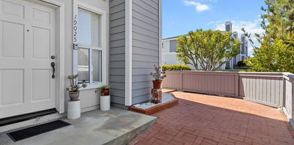 19025 Windridge Lane, Huntington Beach