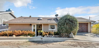 7861 Cimarron Ln, La Mesa