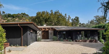 1300 Shadybrook Drive, Beverly Hills