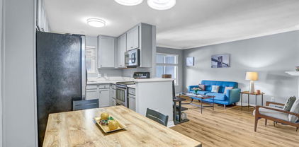 1756 Essex St. Unit 311, Mission Hills