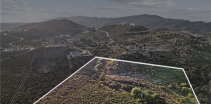 21903 Los Robles Road, Murrieta