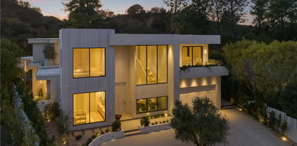 17177 Adlon Road, Encino