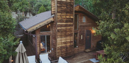 24561 Lakeview Drive, Idyllwild