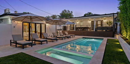 18033 Rosita Street, Encino