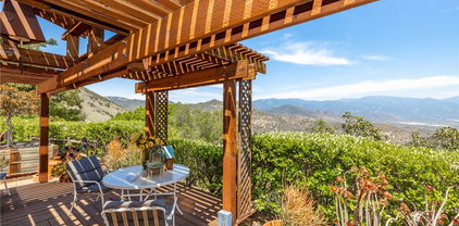 335 Rainbow Crest Road, Fallbrook