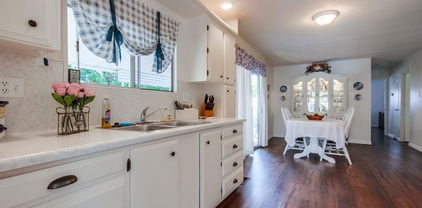 1120 E Mission Road Unit #27, Fallbrook