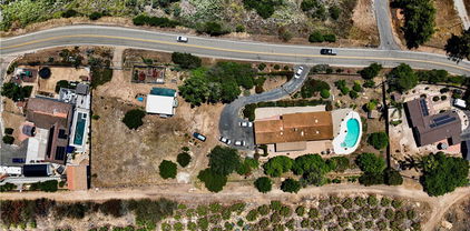 9040 W Lilac Road, Escondido
