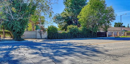 16326 Nordhoff Street, North Hills