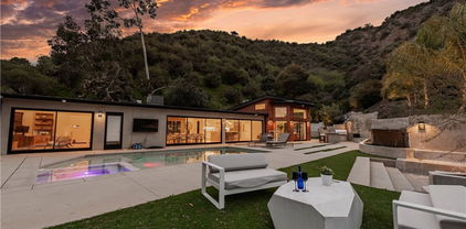 17137 Escalon Drive, Encino