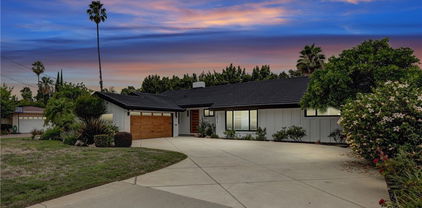16517 Hartsook Street, Encino