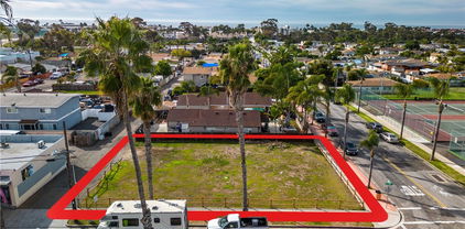 415 Bush St, Oceanside