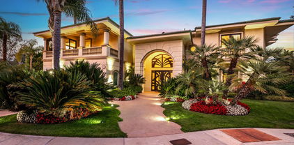 12145 Summit Court, Beverly Hills