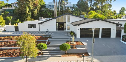 4230 Alonzo Avenue, Encino