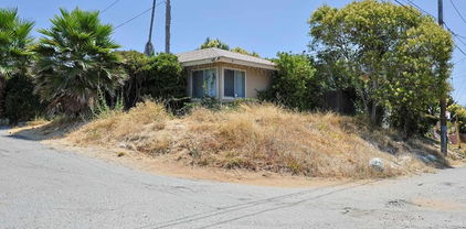 219 Plymouth Dr, Vista