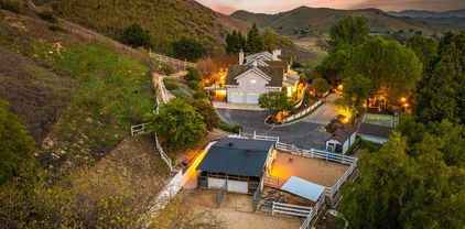 6144 1/4 Chesebro Road, Agoura Hills