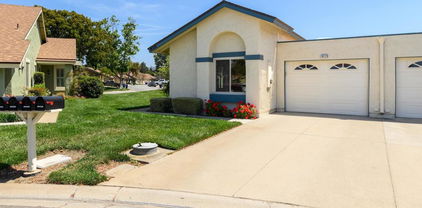 18221 Village 18, Camarillo