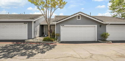 12805 Carriage Heights Way, Poway
