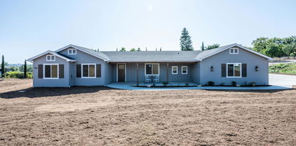 1904 Grey Rabbit Hollow Lane, Fallbrook