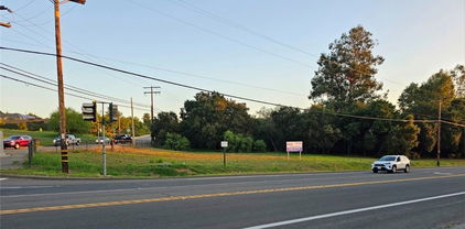 Mission Road, Fallbrook