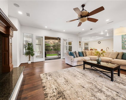 26677 Avenida Del Oro, Temecula