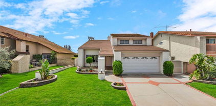 25 Bennington, Irvine