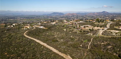 Esplendida Way, Temecula