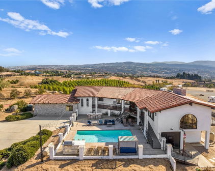 38225 Camino Sierra Road, Temecula