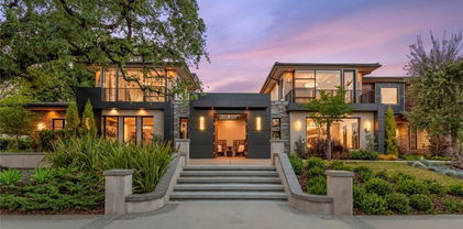 1019 W Foothill Boulevard, Arcadia