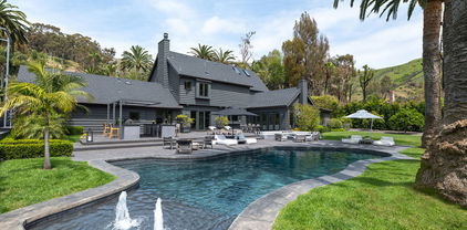 23122 Mariposa De Oro Street, Malibu