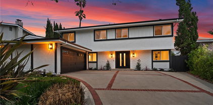 6216 Ellenview Avenue, West Hills