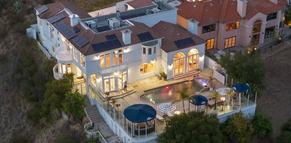 759 Foxkirk Road, Glendale