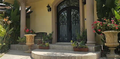 3946 Knobhill Drive, Sherman Oaks