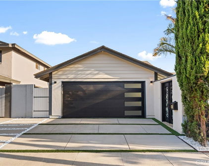 553 Sturgeon Drive, Costa Mesa