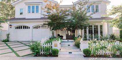 1707 Newport Hills Drive W, Newport Beach