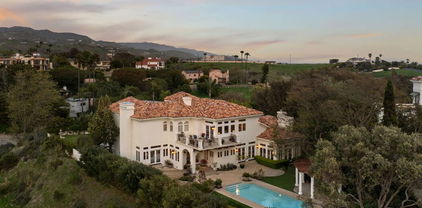 6015 Galahad Road, Malibu