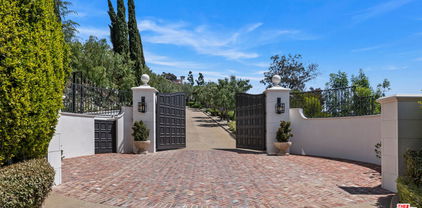 9904 Kip Drive, Beverly Hills