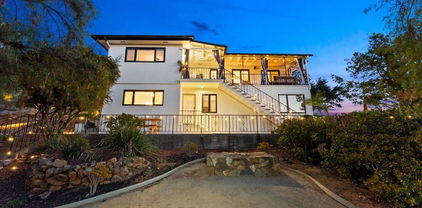 9586 Alto Dr, La Mesa