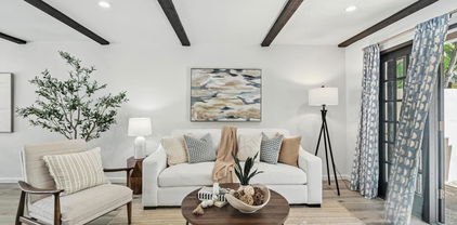 8680 Villa La Jolla Dr Unit 4, La Jolla