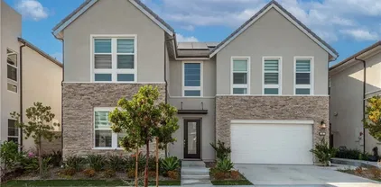 181 Buckeye, Lake Forest