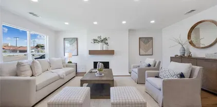 6432 Myrtle Dr, Huntington Beach