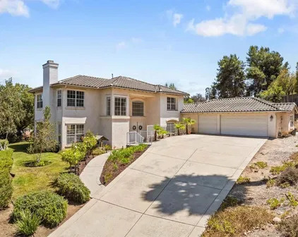 1957 Cresthaven Dr, Vista