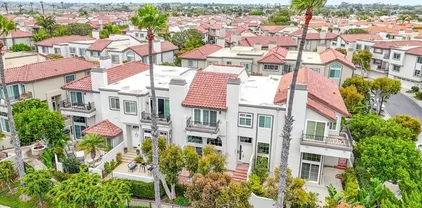 19381 Maidstone Ln, Huntington Beach