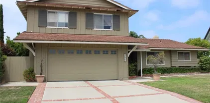 17081 Pleasant Cir, Huntington Beach
