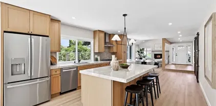 25 Almond Tree Ln, Irvine