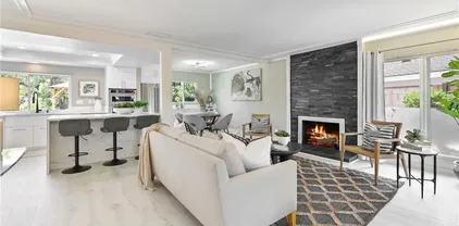 2798 Redwing Cir, Costa Mesa