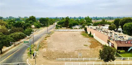 6th & Corona, Norco