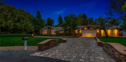 752 N Creekview Dr, Orange